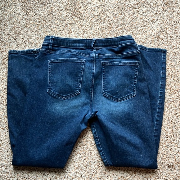 GAP True Skinny Maternity Jeans - Picture 2 of 3